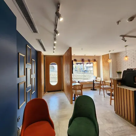 Taksim Landhouse Hotel Central Studio 1 Min to Taksim 4* İstanbul