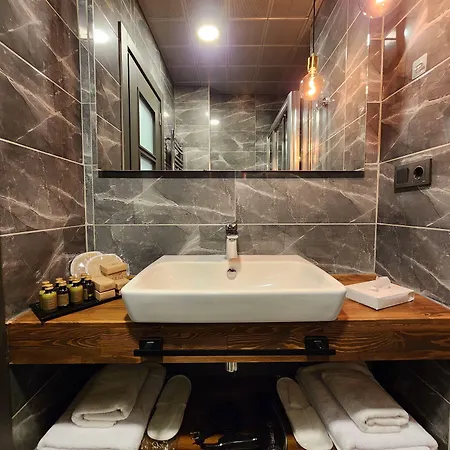 Taksim Landhouse Hotel Central Studio 1 Min to Taksim 4*