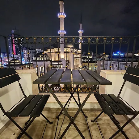 Taksim Landhouse Hotel Central Studio 1 Min to Taksim Otel 4*