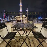 Taksim Landhouse 1 Min To Taksim 호텔 4*