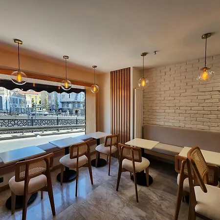 Taksim Landhouse 1 Min To Taksim Square 4*
