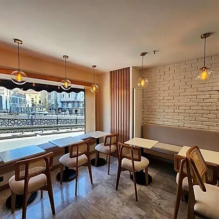 Taksim Landhouse 1 Min To Taksim Square Hotel