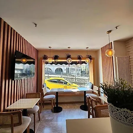Taksim Landhouse 1 Min To Taksim Square Hotel 4*