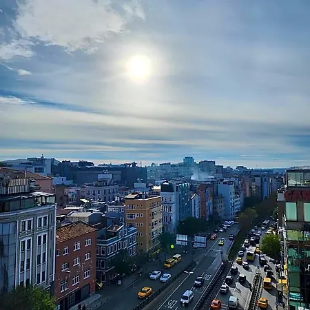 Taksim Landhouse 1 Min To Taksim Square 4*