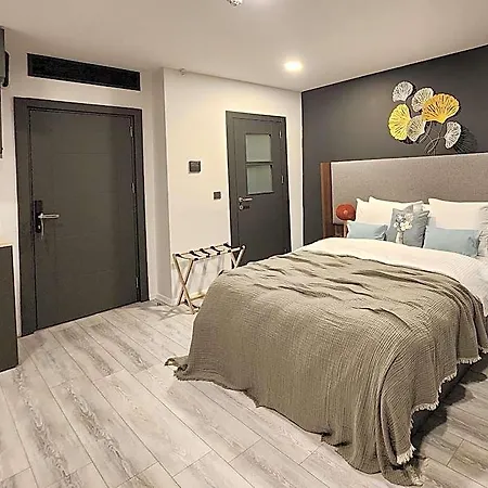 Hotel Taksim Landhouse 1 Min To Taksim Square 4*