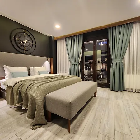 Taksim Landhouse 1 Min To Taksim Square 4*
