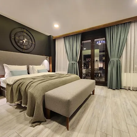 Taksim Landhouse Hotel 4*