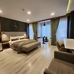 Taksim Landhouse 1 Min To Taksim