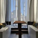Taksim Landhouse 1 Min To Taksim Otel